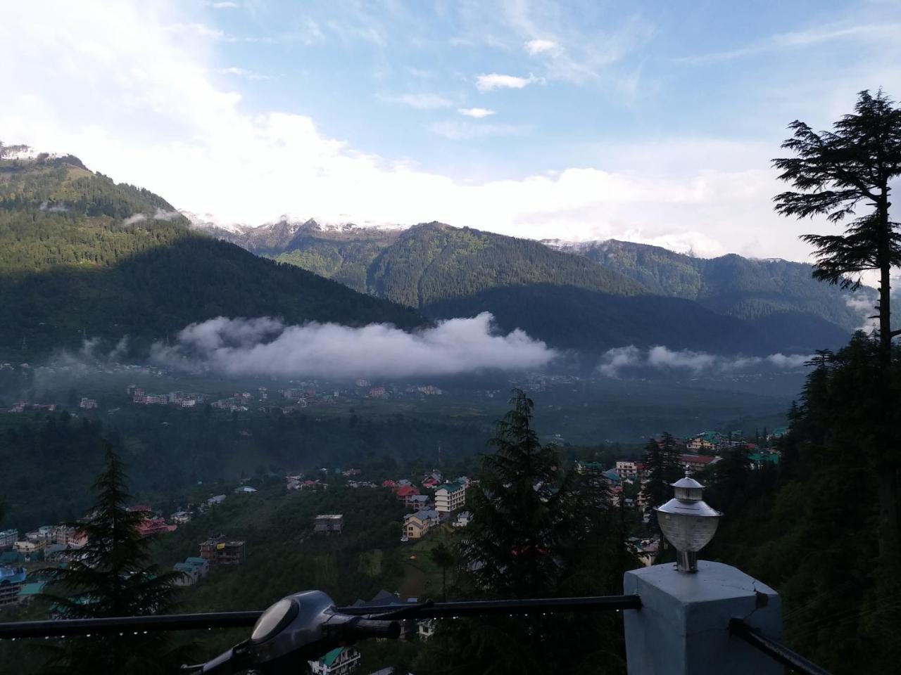 Hotel Seven Hills Manali Eksteriør bilde