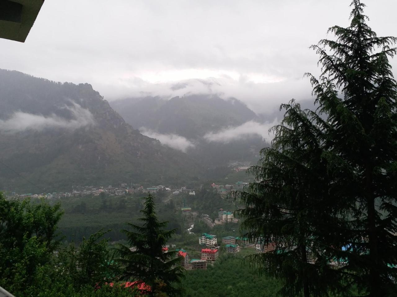 Hotel Seven Hills Manali Eksteriør bilde